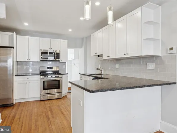 135 East St, Philadelphia, PA 19127