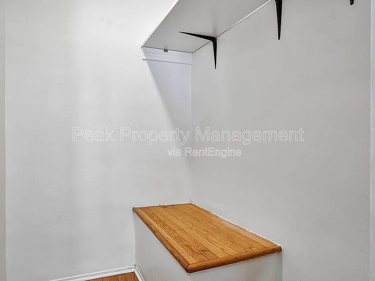402 S Center St #4 — Photo 5