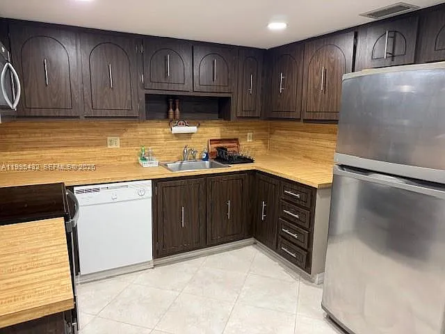 16300 Golf Club Rd #208 — Photo 8