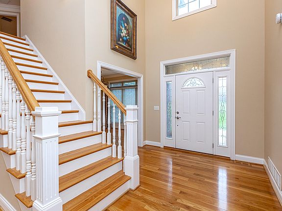 4th image of 246 Bluffwood Dr