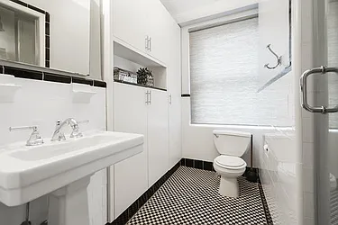 Sold by Avenue Sotheby's International Realty