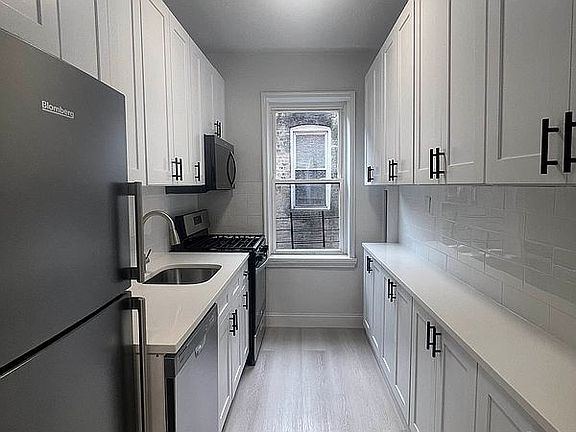 5th image of 3810 Greystone Ave APT 506