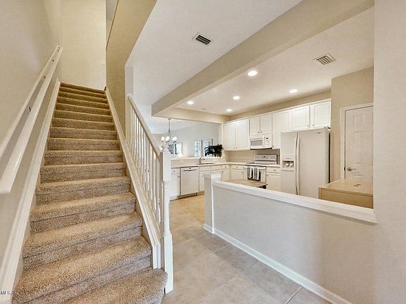 5th image of 13455 Stone Pond Dr