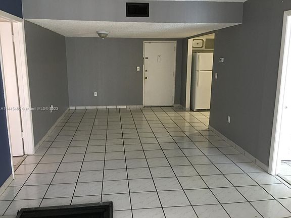3rd image of 17051 NE 35th Ave APT 104