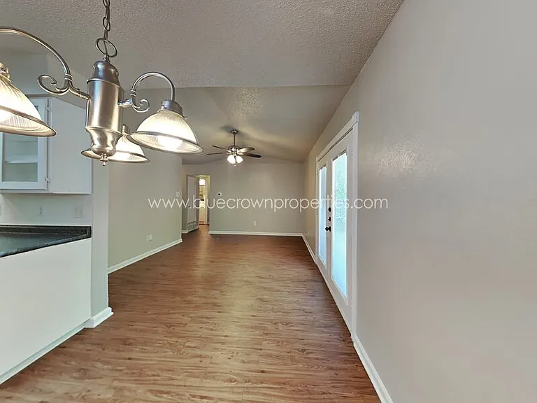 900 Cannon Dr — Photo 6