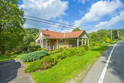 3rd image of 695 Story Rd