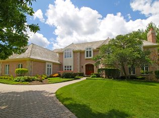 1726 Midwest Club Pkwy, Oak Brook, IL 60523