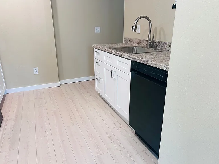520 Nevada St — Photo 7