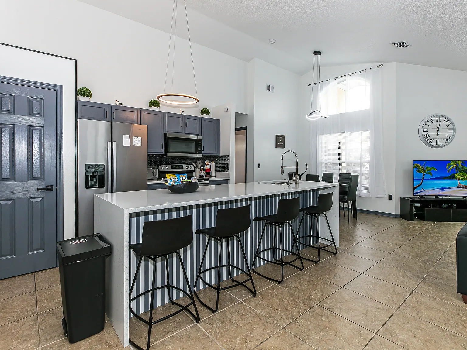 4 bed, 1596 sqft, $2,890 — Photo 4
