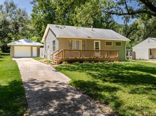 1935 Lincoln Dr, Manhattan, KS 66502