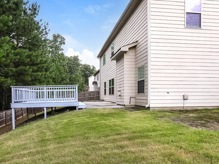402 Silver Oak Dr — Photo 16
