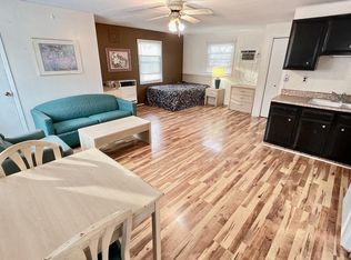 1101 Race St APT D, Dubuque, IA 52001