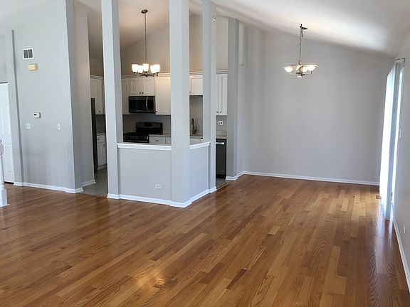 4th image of 832 Stuarts Dr #832
