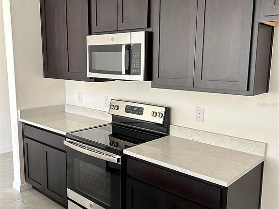 3rd image of 5002 Greenbank Ln