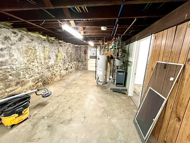 Hillside Ave — Photo 15