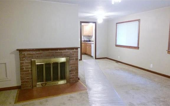3rd image of 11716 Poggemoeller Ave