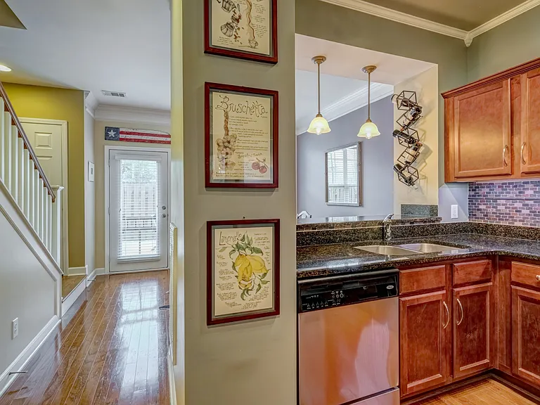 2310 Elliott Ave #502 — Photo 16