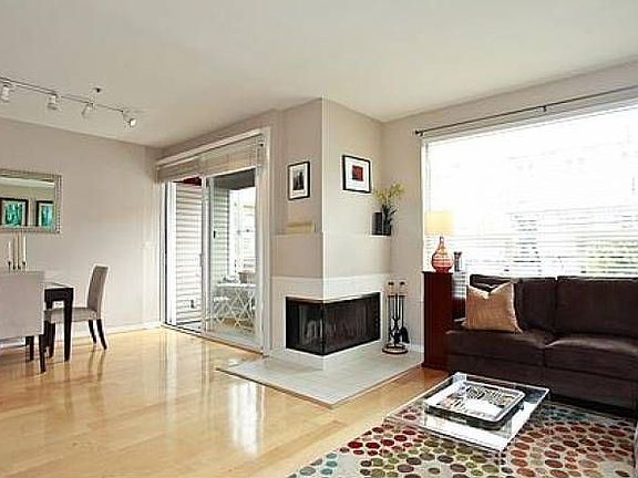 Spacious w/ Fireplace
