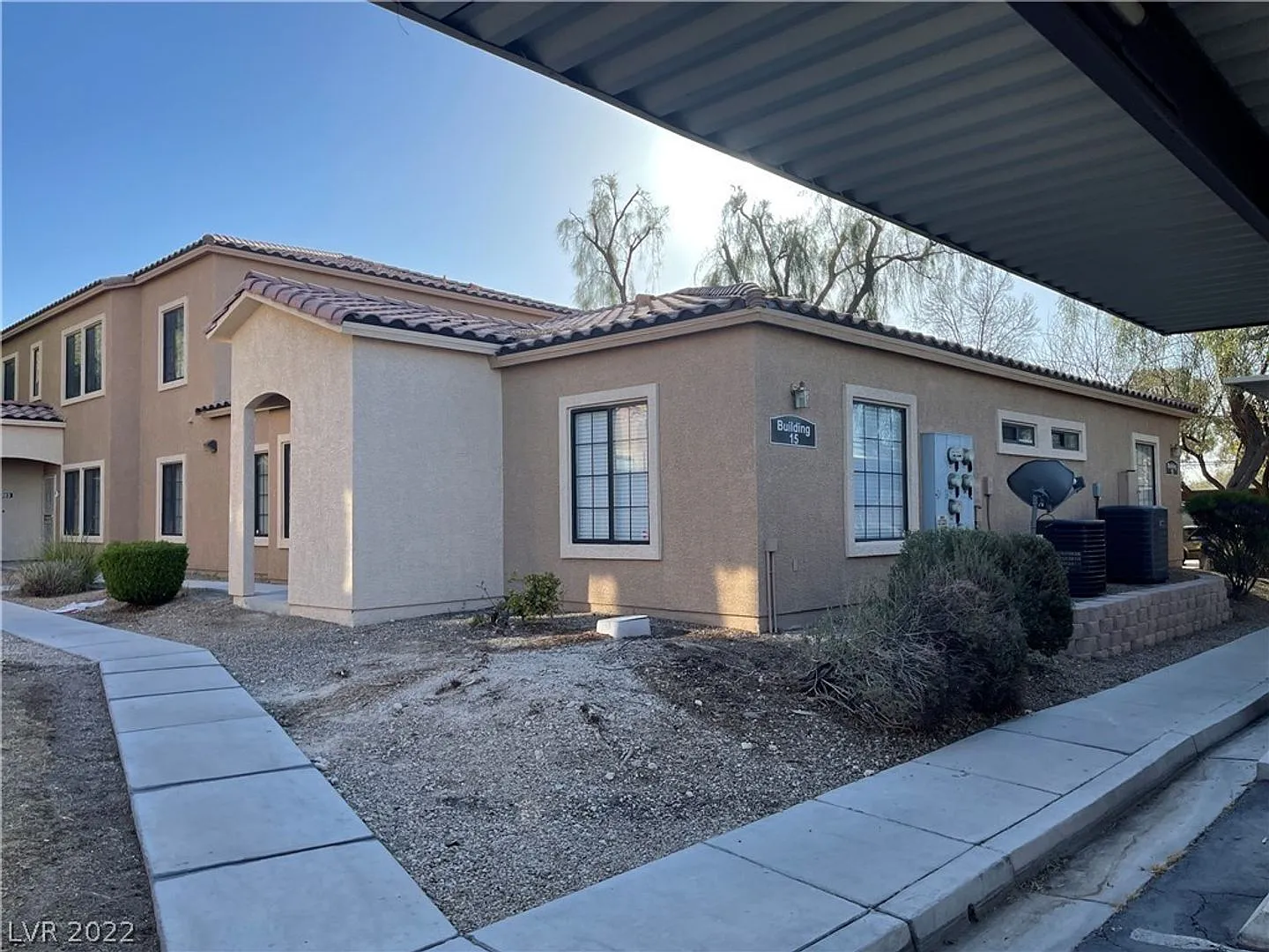 Modern Single-Level Living with Gourmet Kitchen! — Photo 2