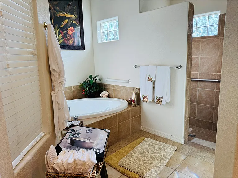 2853 Esmerelda Dr — Photo 18