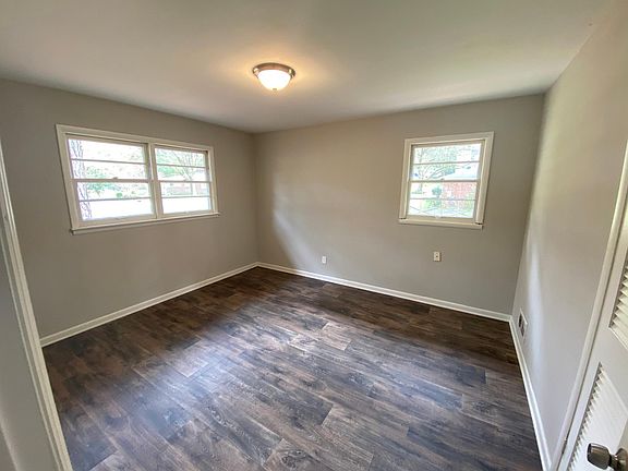 2nd image of 2268 4th Place Cir NE