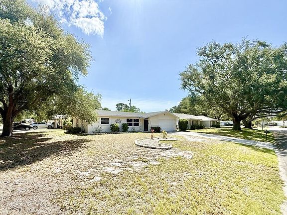 4th image of 1501 S Hillcrest Ave