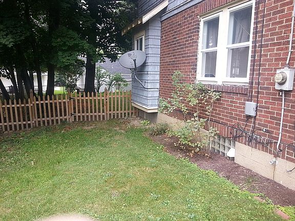 2nd image of 1457 Huguelet St