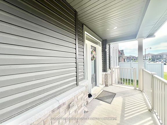 4th image of 1042 Parabolica Way