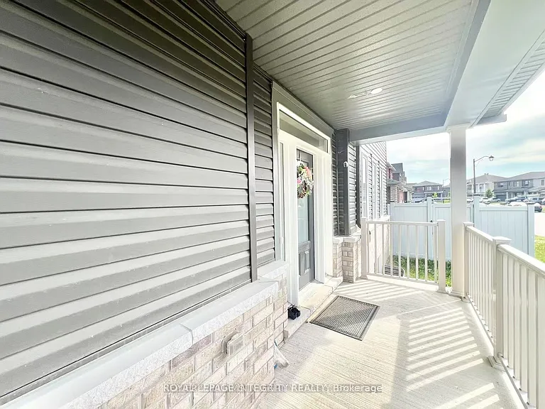 1042 Parabolica Way — Photo 4