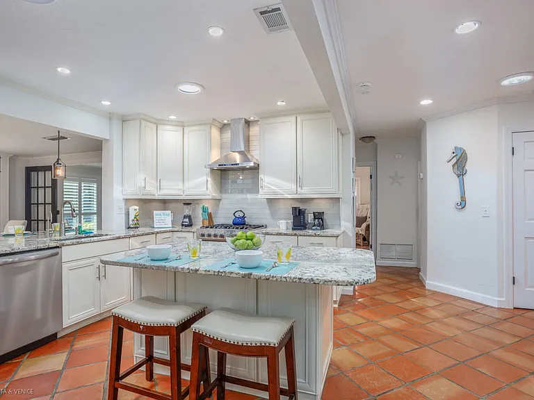 7510 Starfish Dr — Photo 9