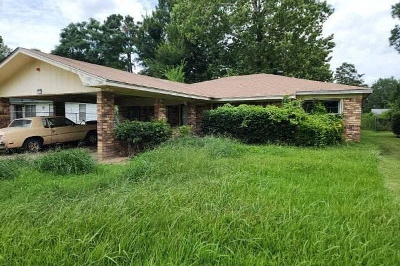 2nd image of 1705 Standifer Ave