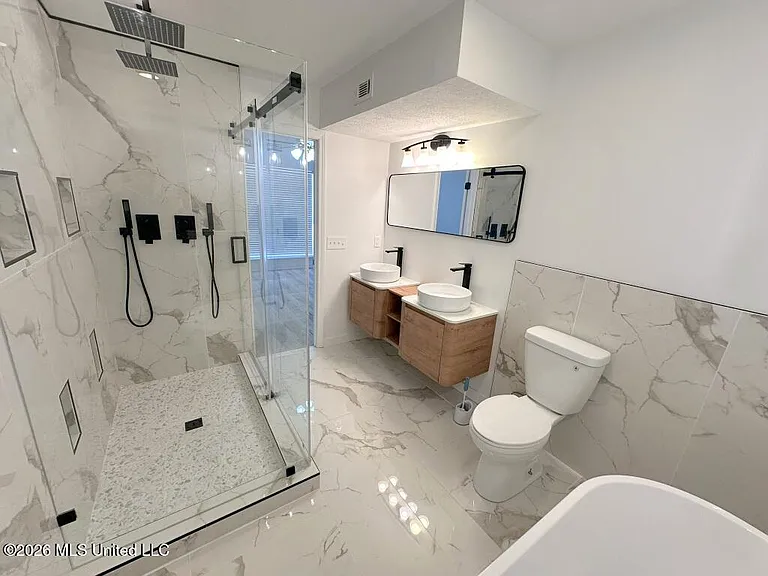 62 Shore Dr — Photo 8