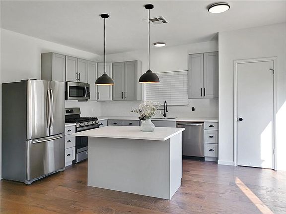 2nd image of 3815 Tailfeather Dr