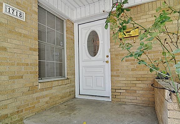 2nd image of 1718 Betsy Ln