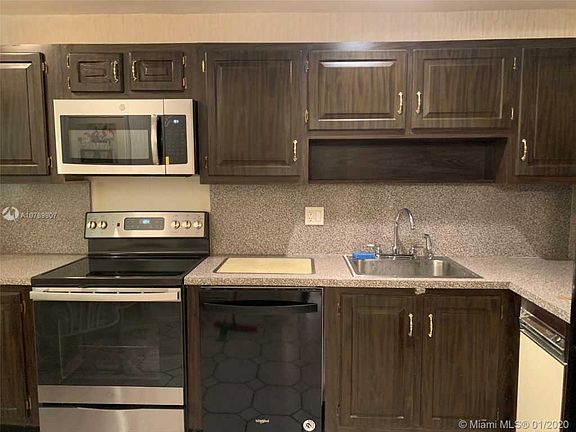 5th image of 3984 Estepona Ave