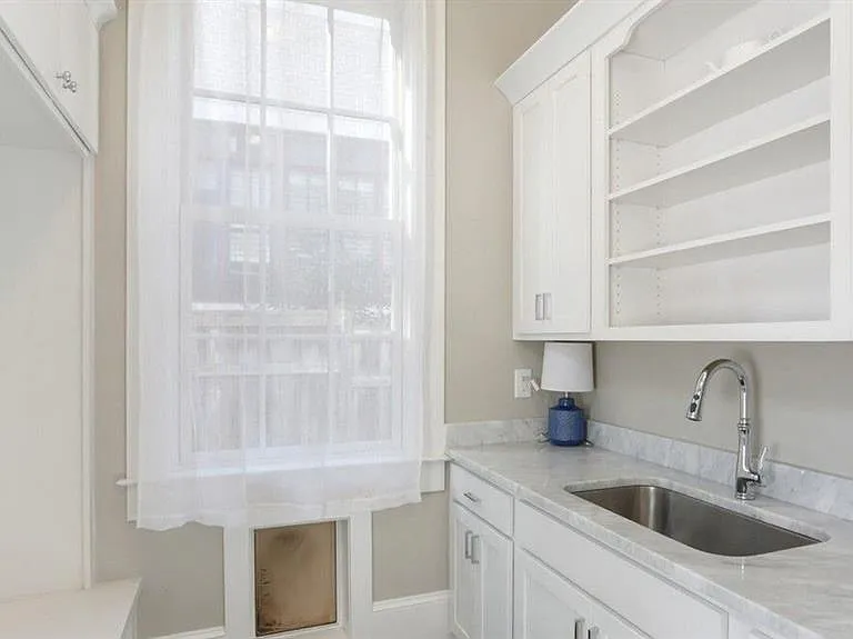 1013 Euclid Ave NE — Photo 6