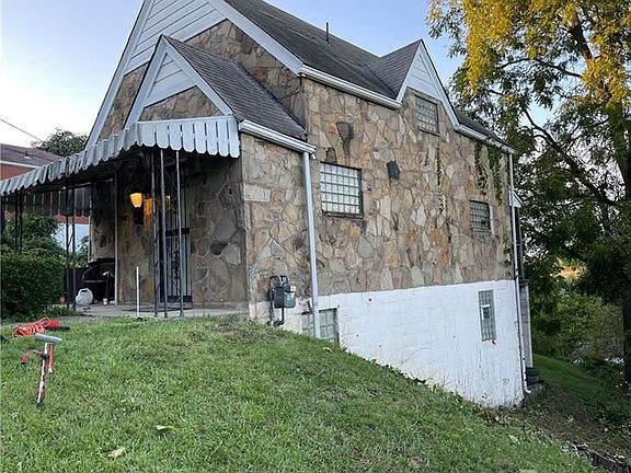 2nd image of 323 Baker Ave