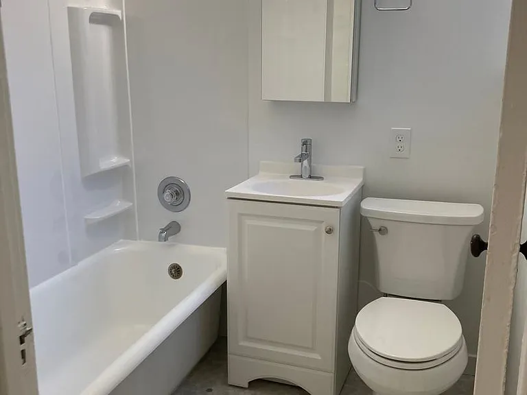 Virginian Apartments — Photo 13
