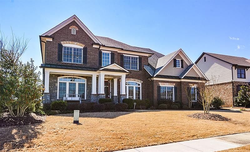 1st image of 202 Briar Hollow Ln