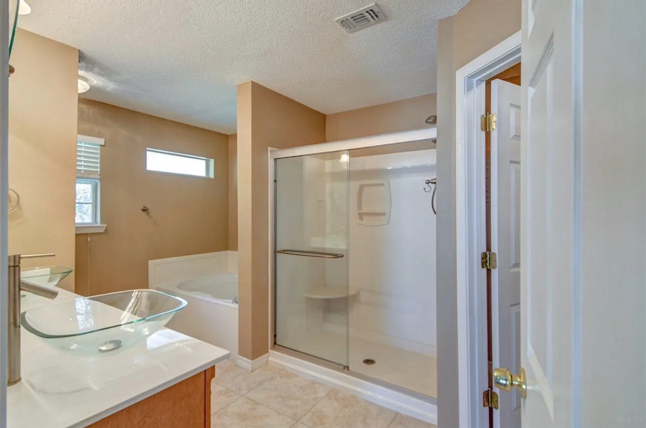 5124 Aqua Vista Dr — Photo 3