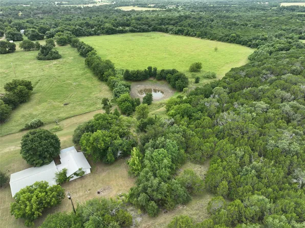 300 E 3rd St, Iredell, TX 76649