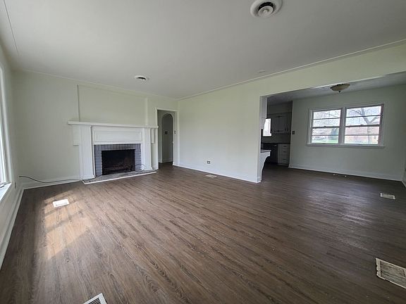 4th image of 17300 Clyde Ave