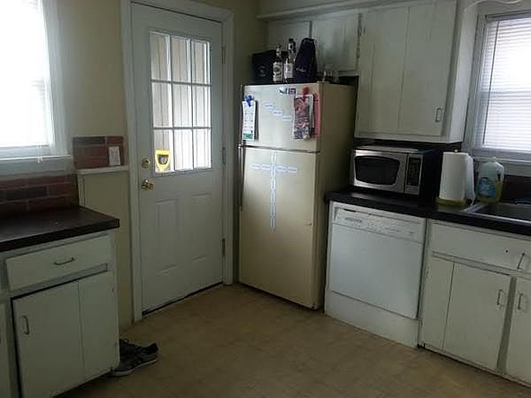 2nd image of 302 Rosewell St #1