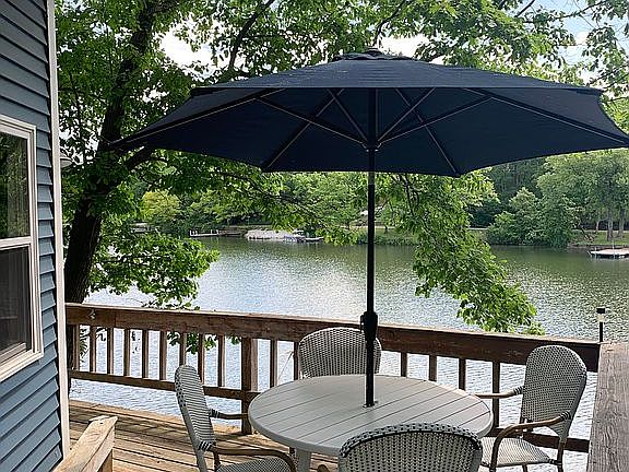 5th image of 1029 Island Ln