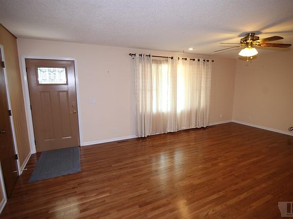 5th image of 1704 Sunnyslope Dr
