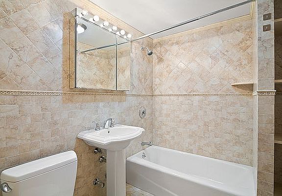 4th image of 330 W 77th St APT A