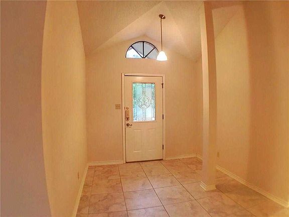 3rd image of 11567 Cedarcliffe Dr