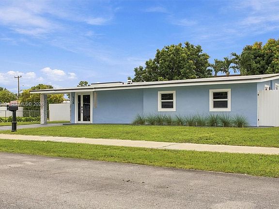 3rd image of 4035 SW 108th Ave