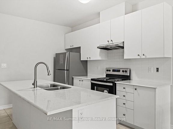 4th image of 118 Stonebrook Way
