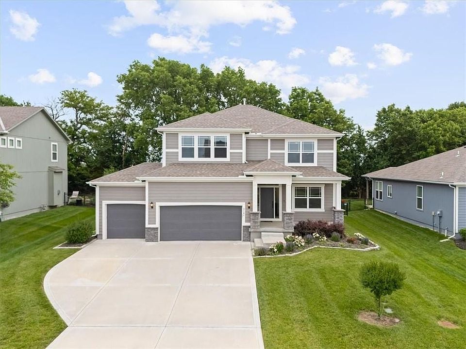 1st image of 3101 SW Arbortree Dr